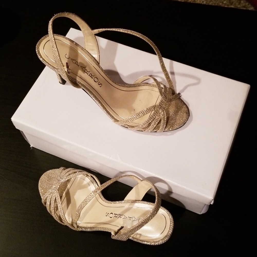 Dainty Caparros heels size 6